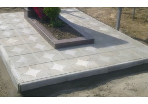 Установка бетонного бордюра для тротуарной плитки с бетонированием