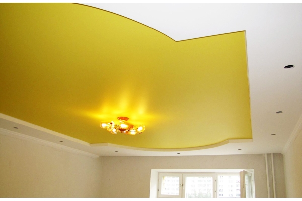 Желтый сатиновый натяжной потолок