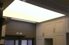 Светящийся натяжной потолок на кухню