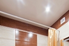 Сатиновый натяжной потолок в ванную 