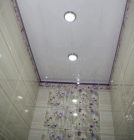 Сатиновый натяжной потолок в туалет 